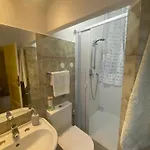 شقة Garbata